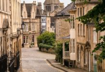 Brilliant Job Alert! Make $40K A Year Visiting UK Pubs