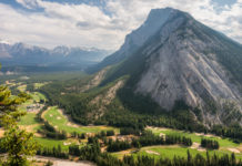 Four Spots Where Skiing and Golfing Can Be Enjoyed Together