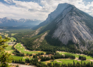 Four Spots Where Skiing and Golfing Can Be Enjoyed Together