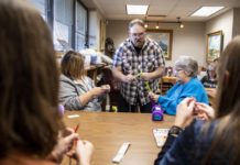 Veteran brings life to dying art of knitting | Wyoming News