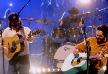 Thomas Rhett Shares Story Behind 19th No. 1 Song “Slow Down Summer”