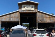 Neighbors come together for Pickin’ Time on 59